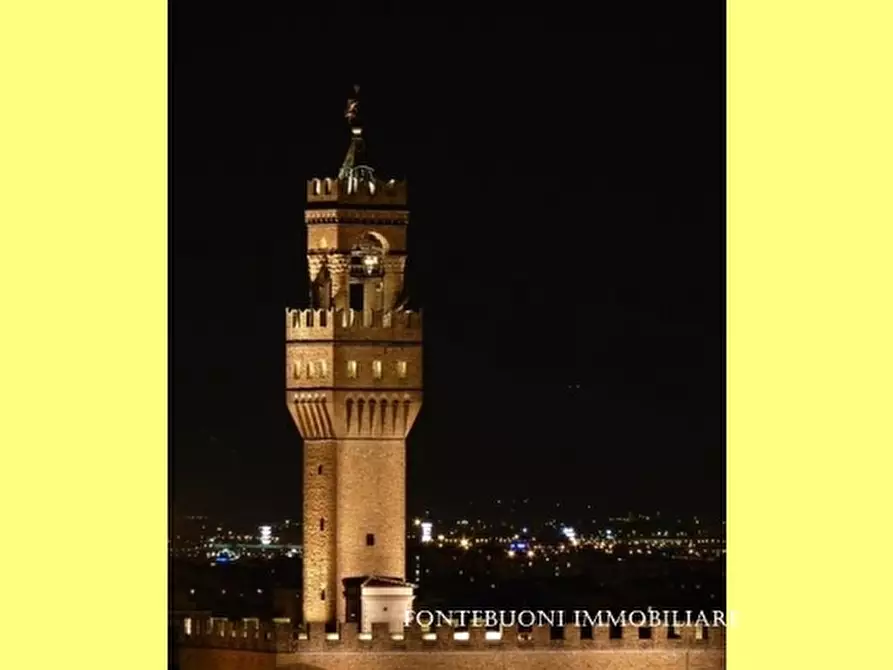 Immagine 2 di Negozio in vendita  a Firenze