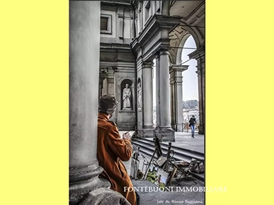 Immagine 2 di Negozio in vendita  a Firenze
