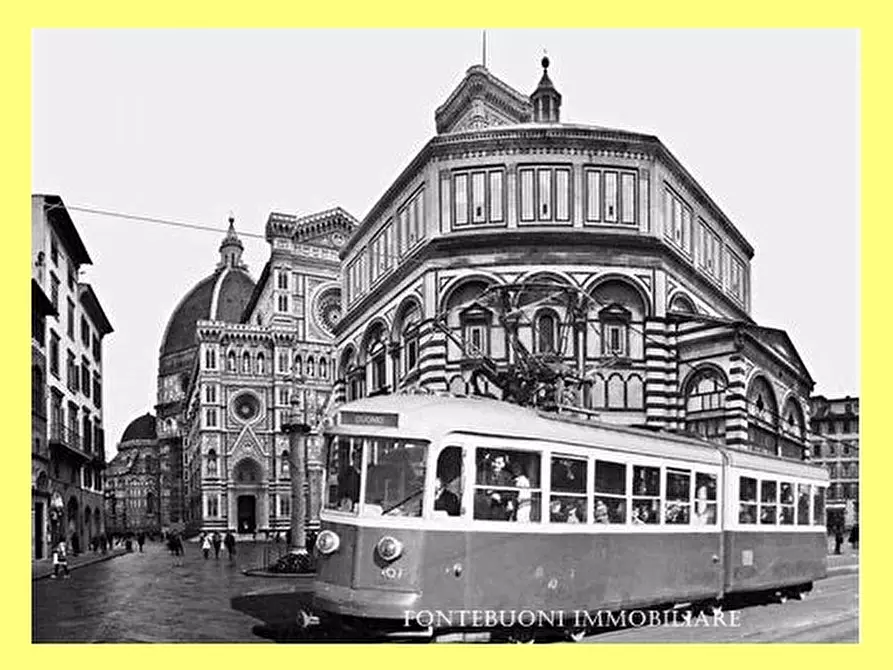 Immagine 10 di Negozio in vendita  a Firenze