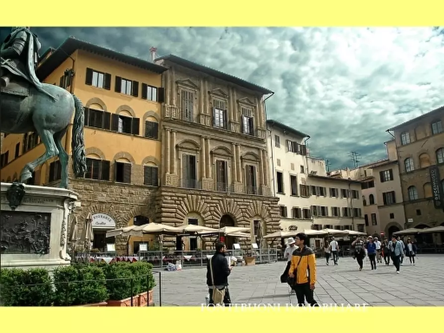 Immagine 3 di Negozio in vendita  a Firenze