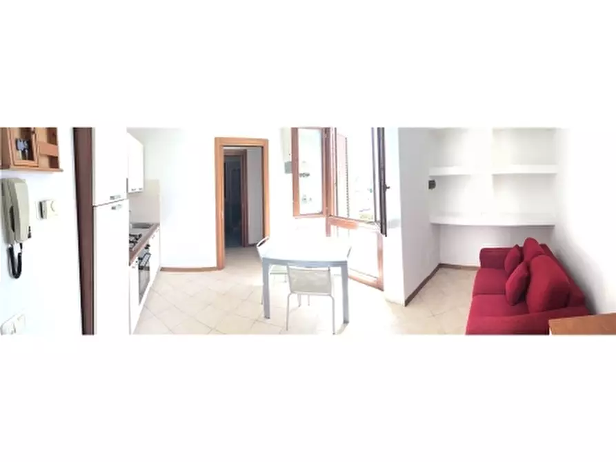 Immagine 1 di Appartamento in vendita  a Capraia E Limite