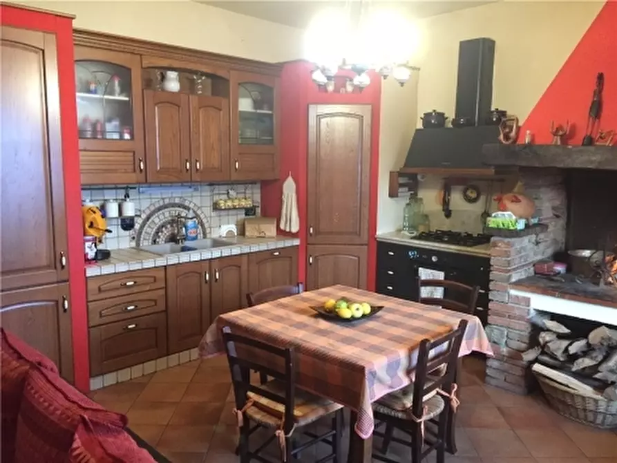 Immagine 4 di Appartamento in vendita  a Vinci