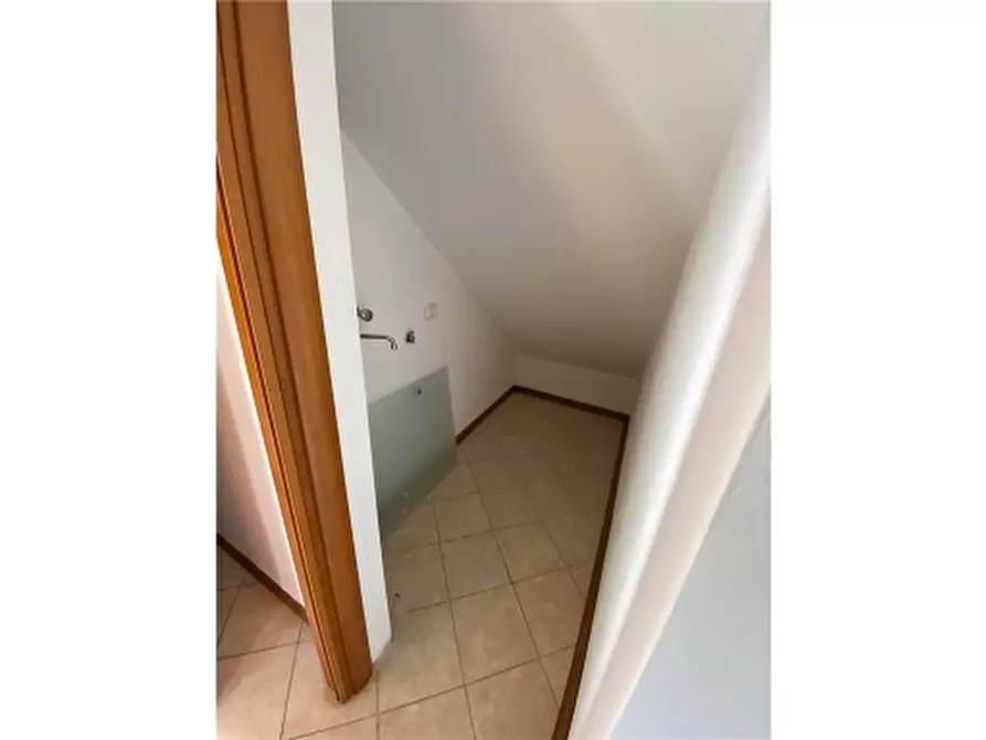 Immagine 8 di Appartamento in vendita  a Capraia E Limite