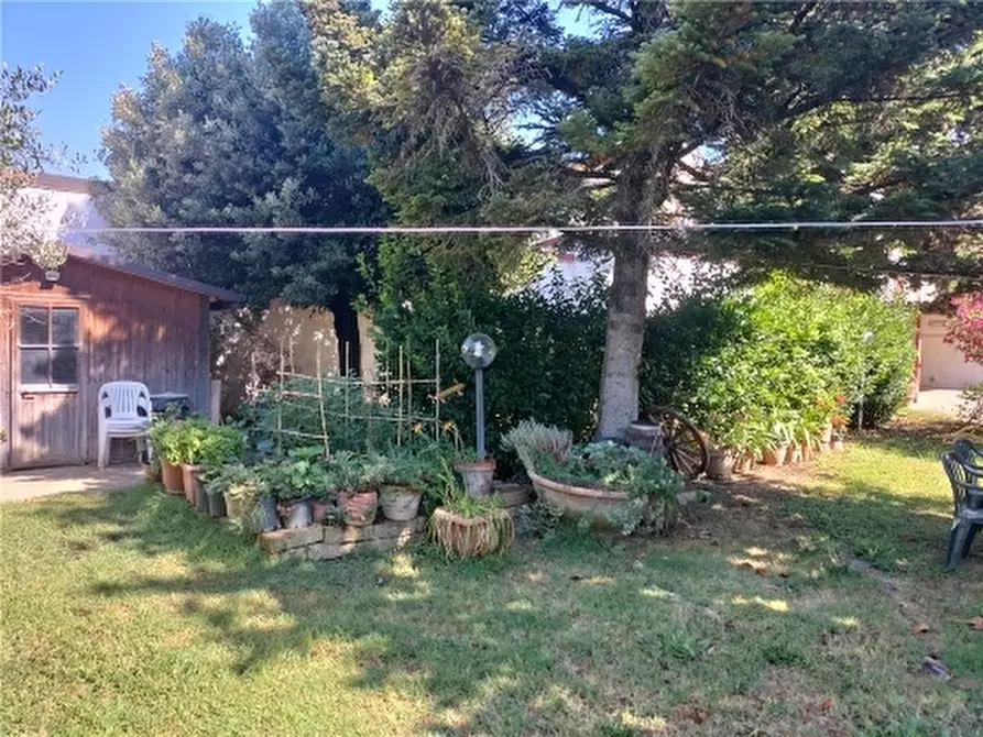 Immagine 2 di Appartamento in vendita  a Lastra A Signa