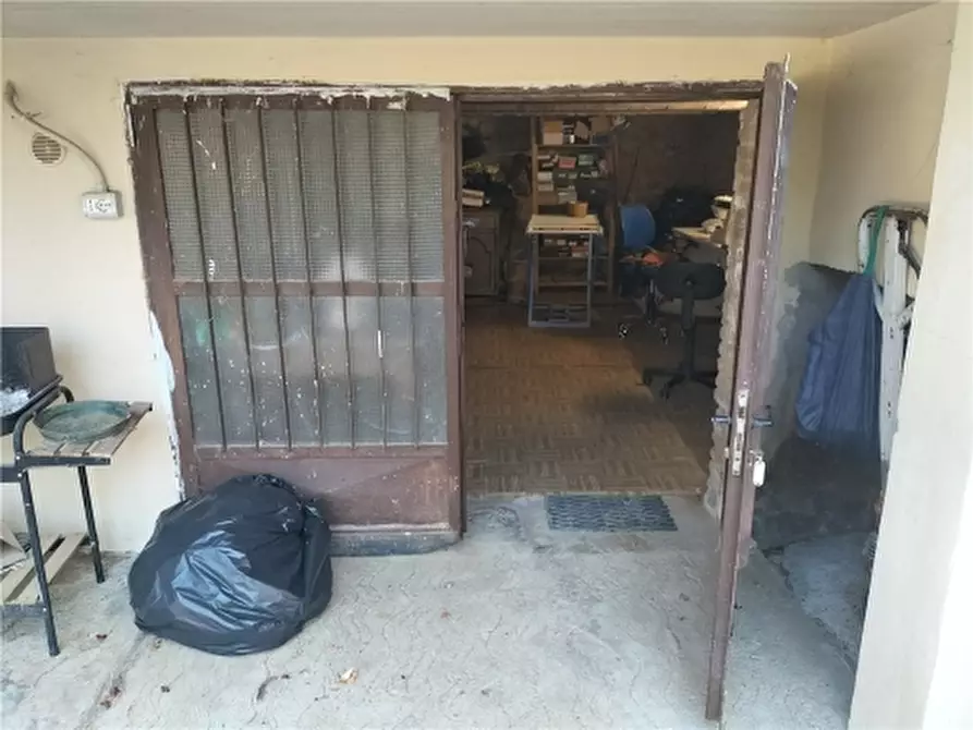 Immagine 23 di Appartamento in vendita  a Lastra A Signa