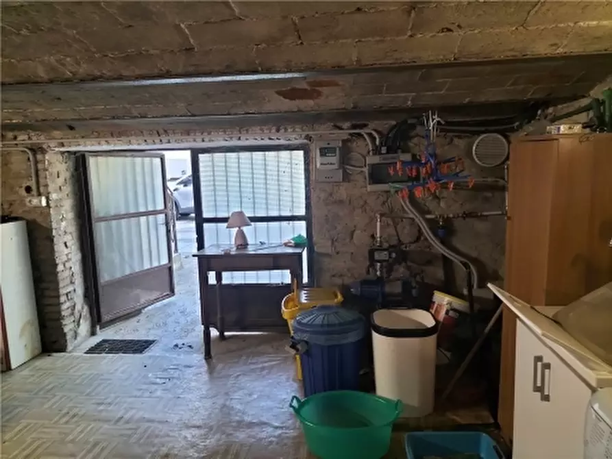 Immagine 25 di Appartamento in vendita  a Lastra A Signa