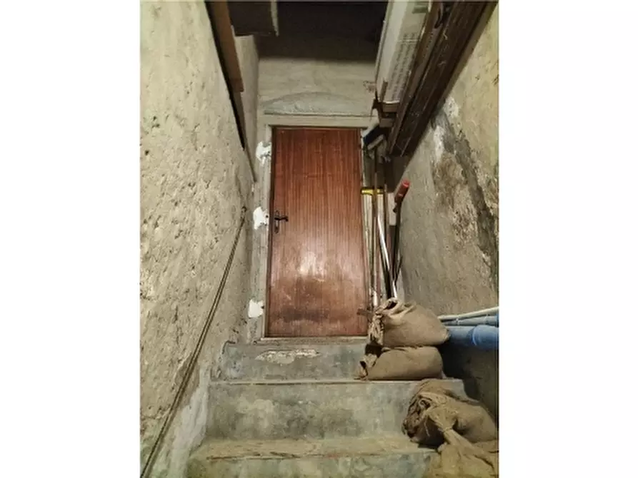 Immagine 30 di Appartamento in vendita  a Lastra A Signa