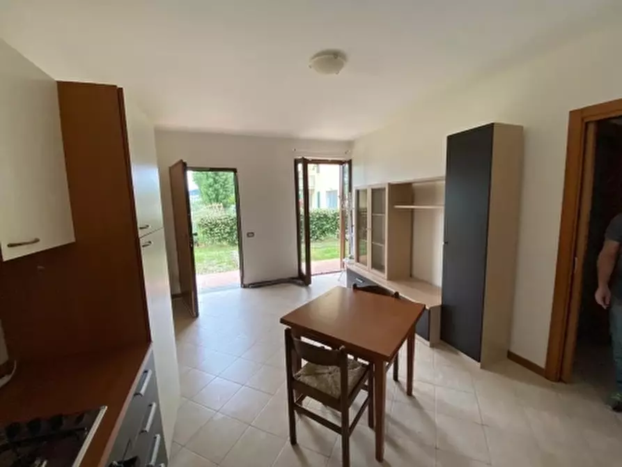 Immagine 2 di Appartamento in vendita  a Capraia E Limite