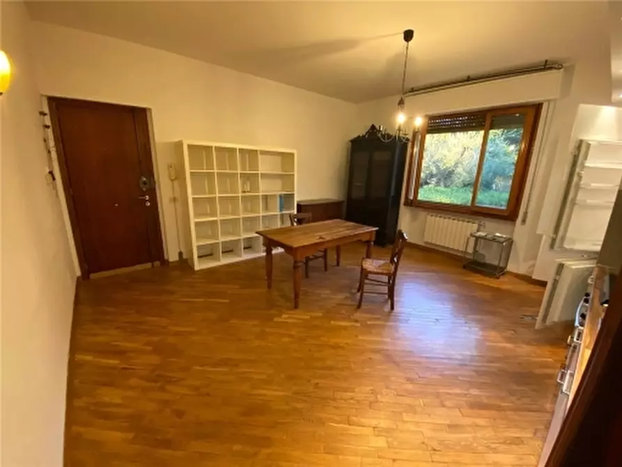 Immagine 2 di Appartamento in vendita  a Lastra A Signa