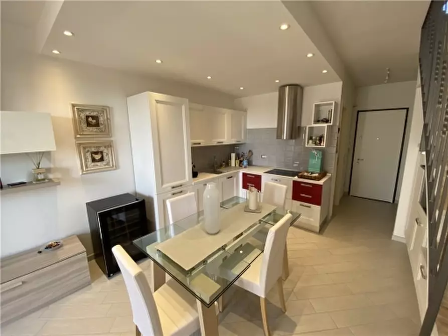 Immagine 1 di Appartamento in vendita  a Lastra A Signa