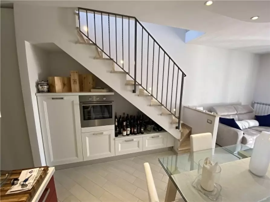 Immagine 4 di Appartamento in vendita  a Lastra A Signa