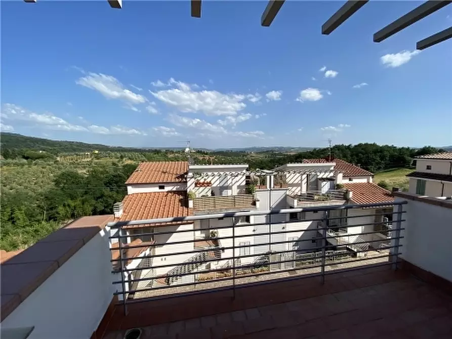 Immagine 15 di Appartamento in vendita  a Lastra A Signa