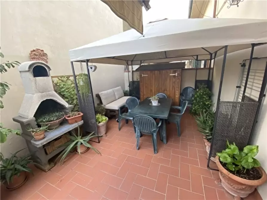 Immagine 9 di Appartamento in vendita  a Capraia E Limite