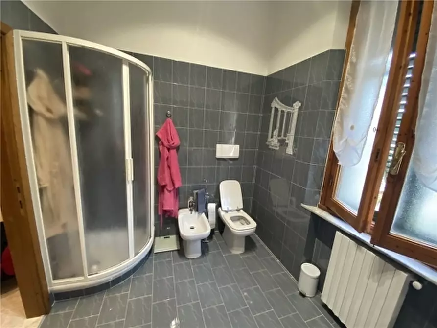 Immagine 14 di Appartamento in vendita  a Capraia E Limite