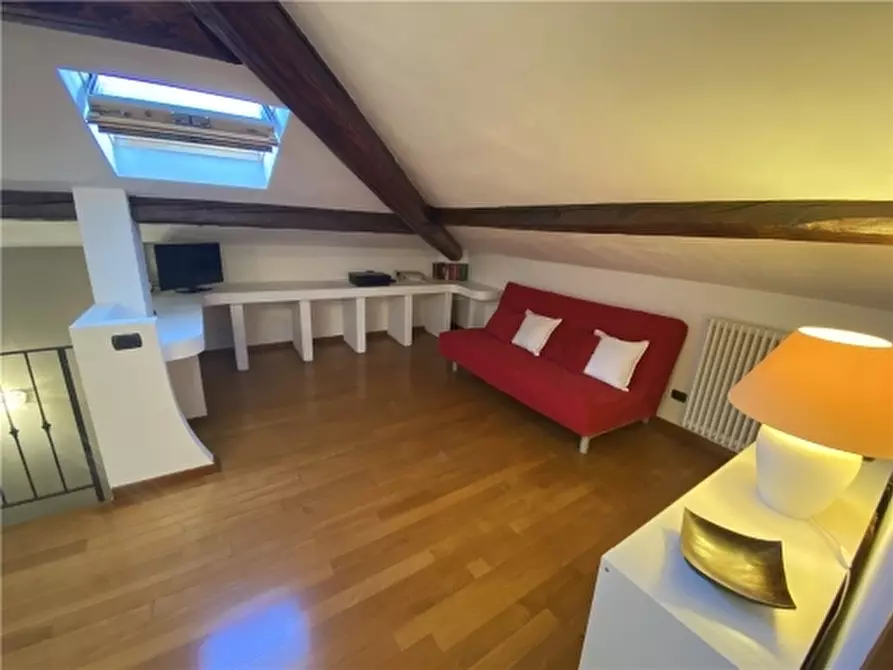 Immagine 22 di Appartamento in vendita  a Capraia E Limite