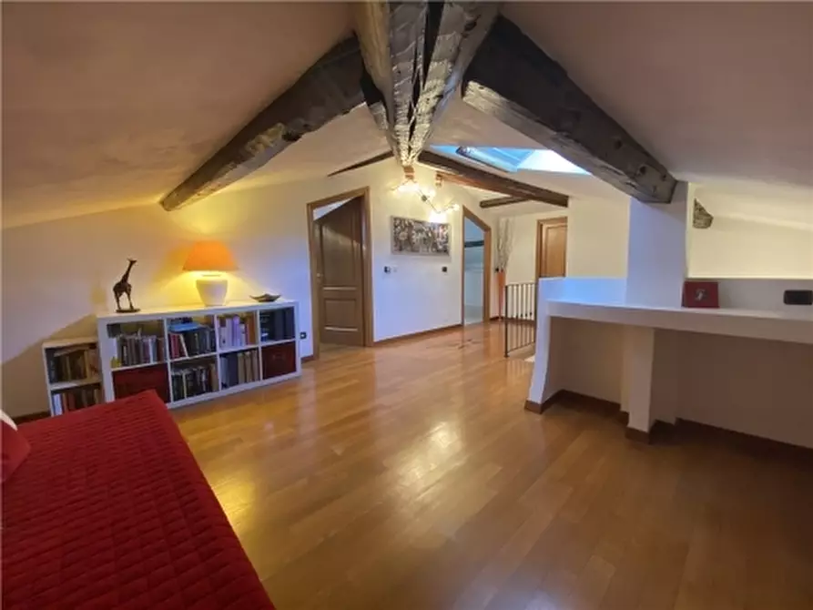 Immagine 23 di Appartamento in vendita  a Capraia E Limite