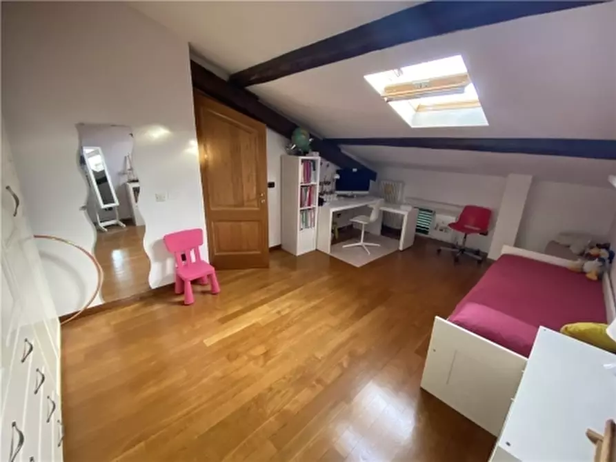 Immagine 25 di Appartamento in vendita  a Capraia E Limite