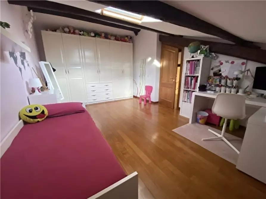 Immagine 26 di Appartamento in vendita  a Capraia E Limite