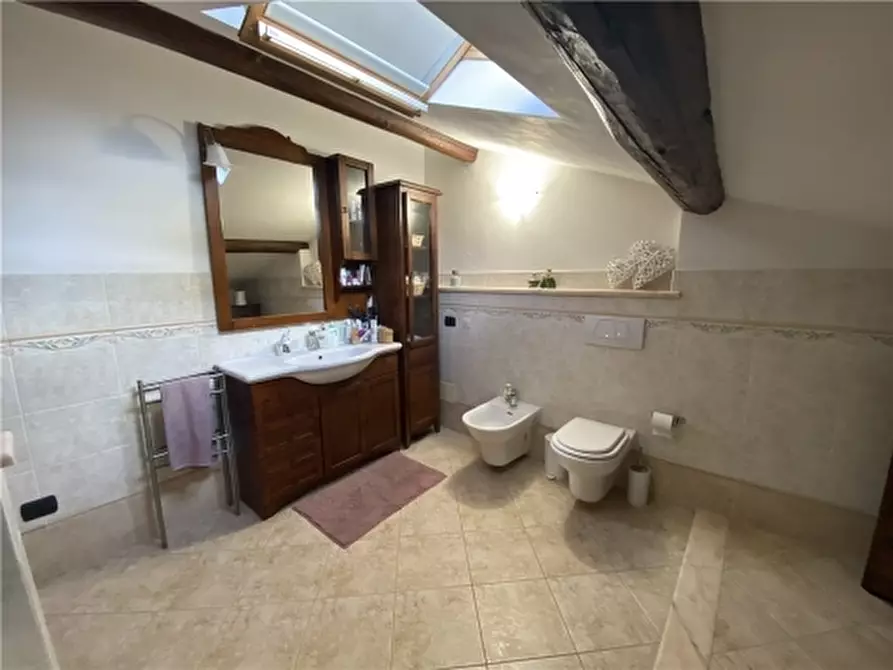 Immagine 28 di Appartamento in vendita  a Capraia E Limite