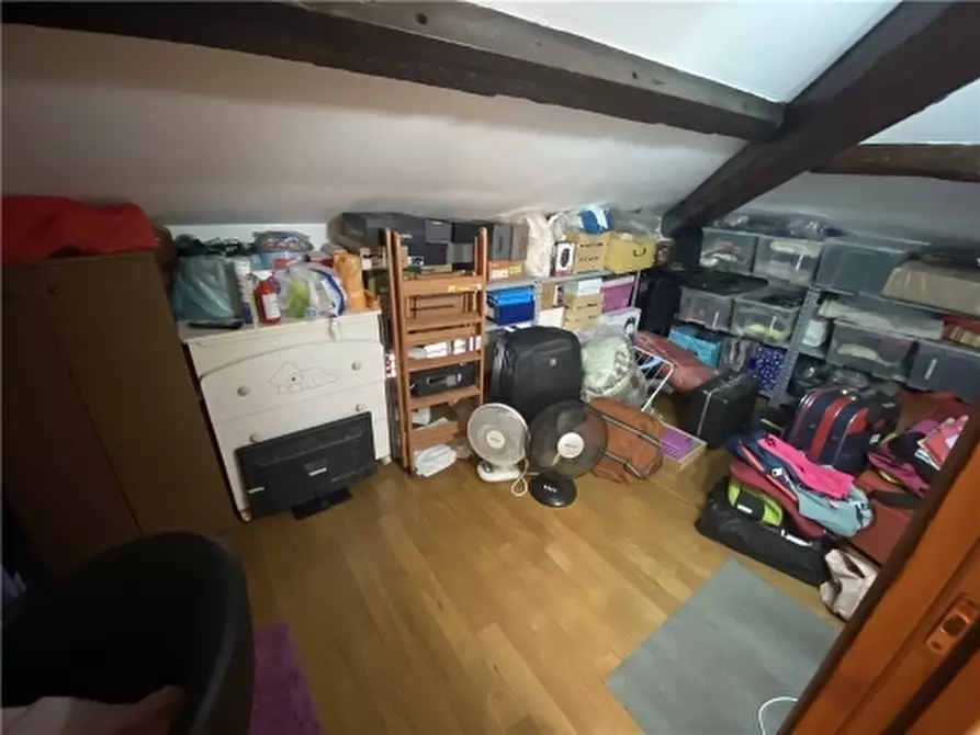 Immagine 30 di Appartamento in vendita  a Capraia E Limite