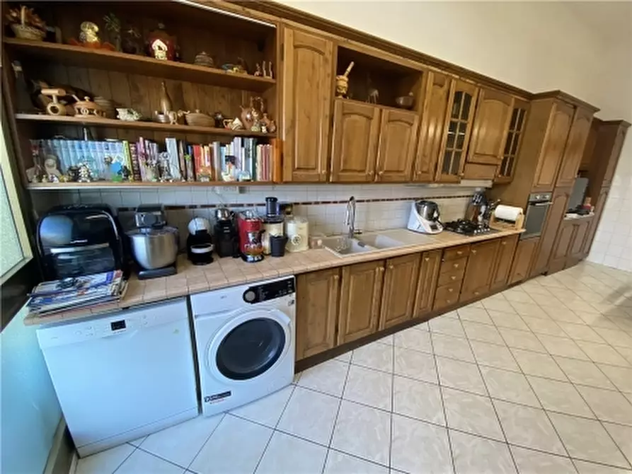 Immagine 2 di Appartamento in vendita  a Empoli