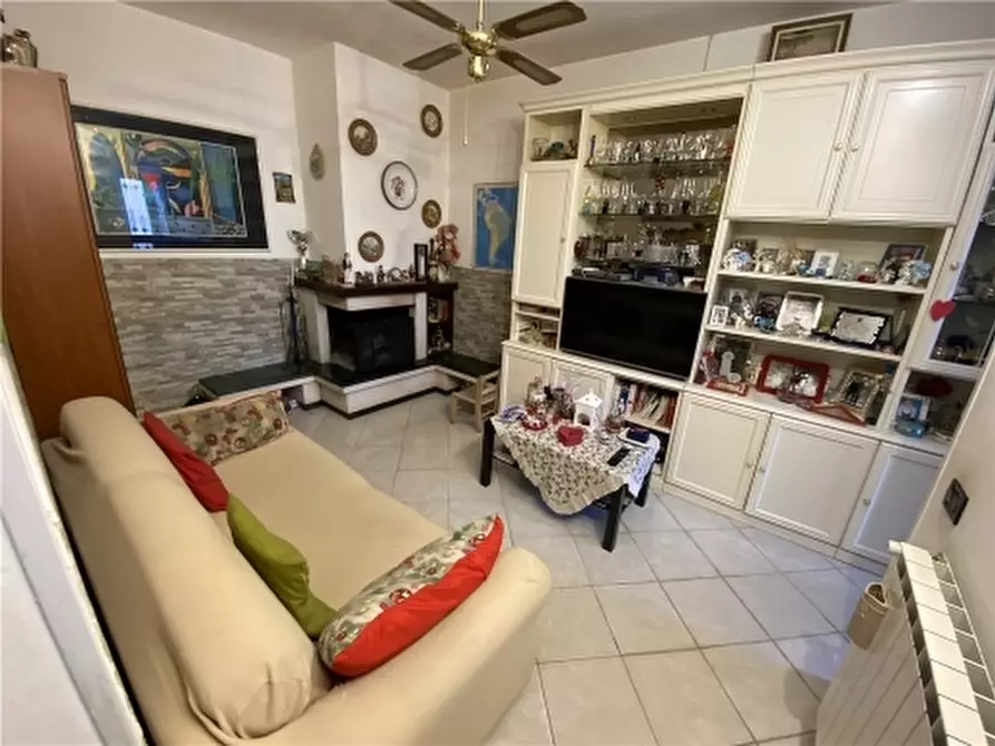 Immagine 8 di Appartamento in vendita  a Empoli