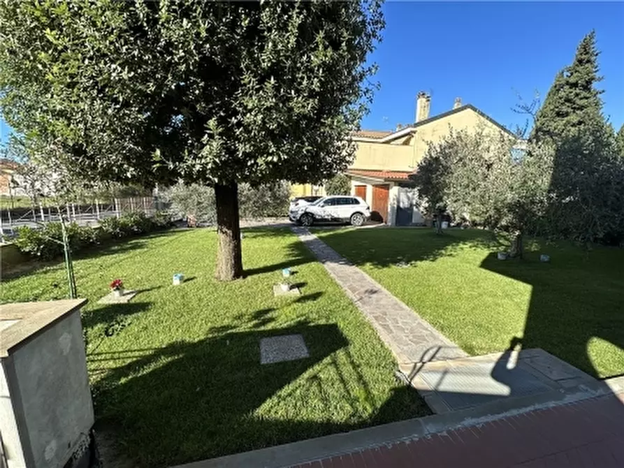 Immagine 11 di Appartamento in vendita  a Montelupo Fiorentino