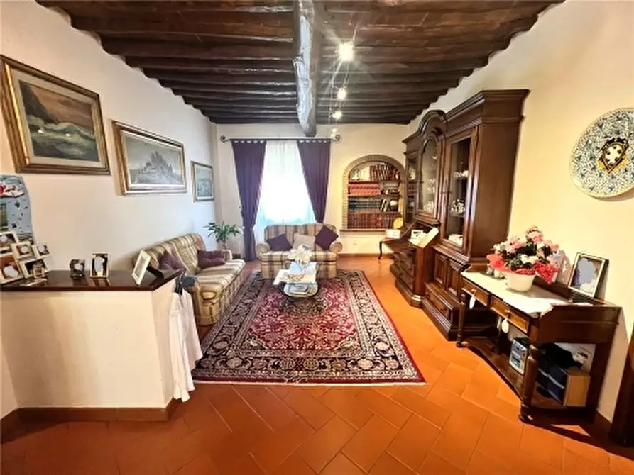 Immagine 1 di Appartamento in vendita  a Lastra A Signa