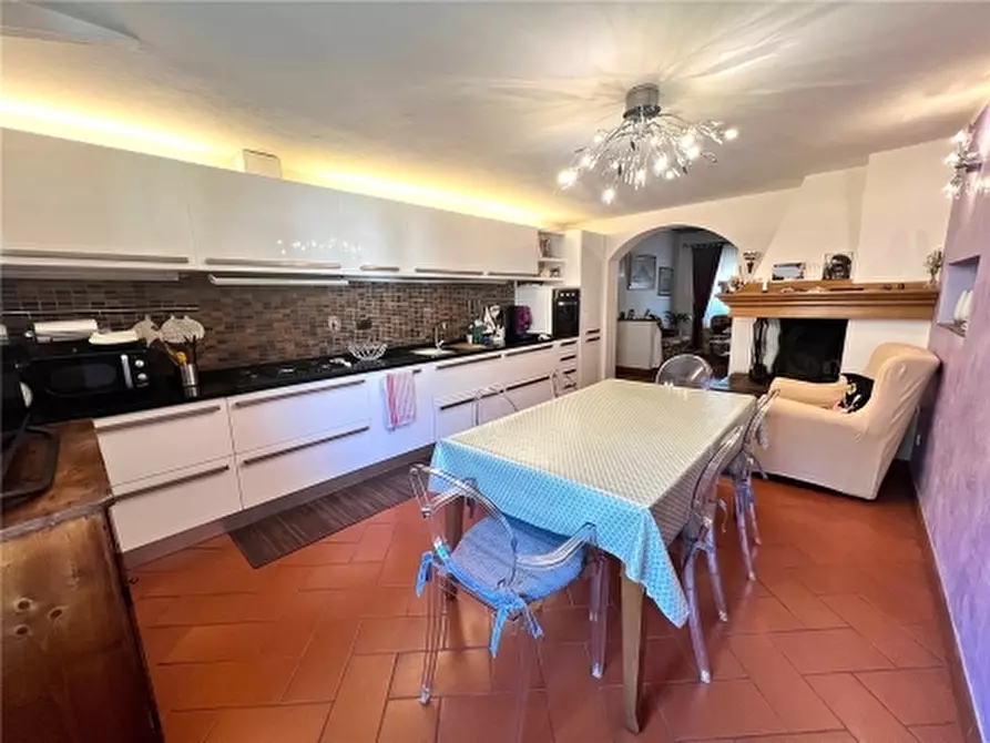 Immagine 7 di Appartamento in vendita  a Lastra A Signa