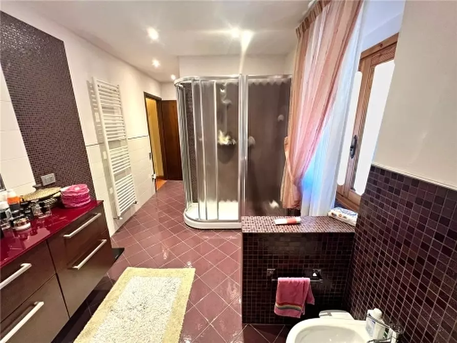 Immagine 18 di Appartamento in vendita  a Lastra A Signa