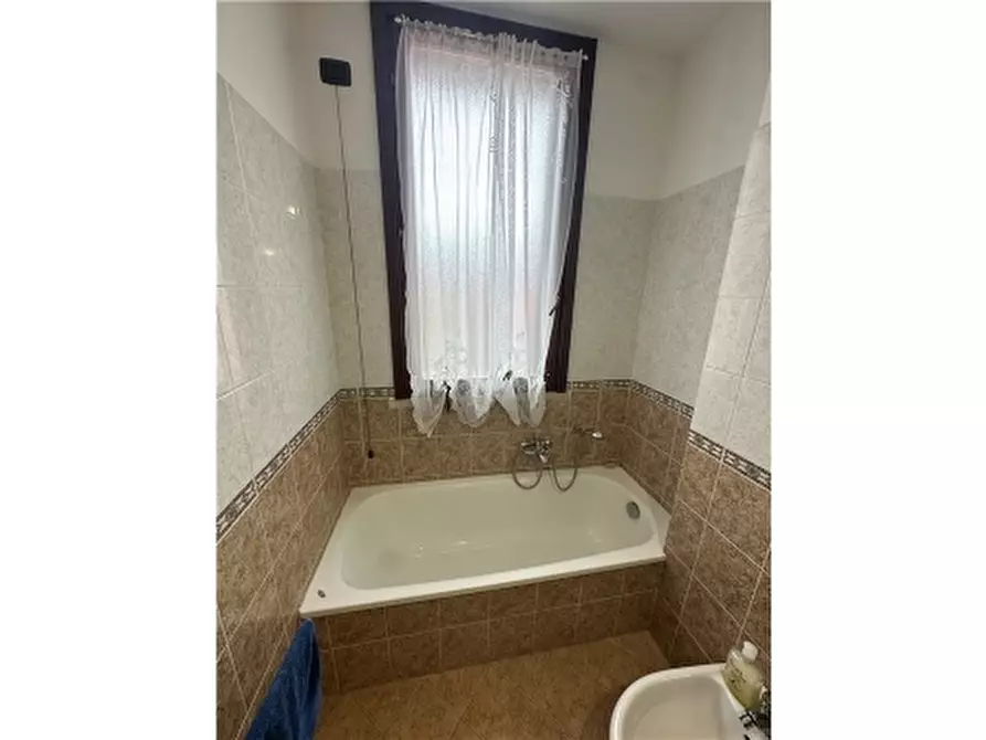 Immagine 17 di Appartamento in vendita  a Scandicci