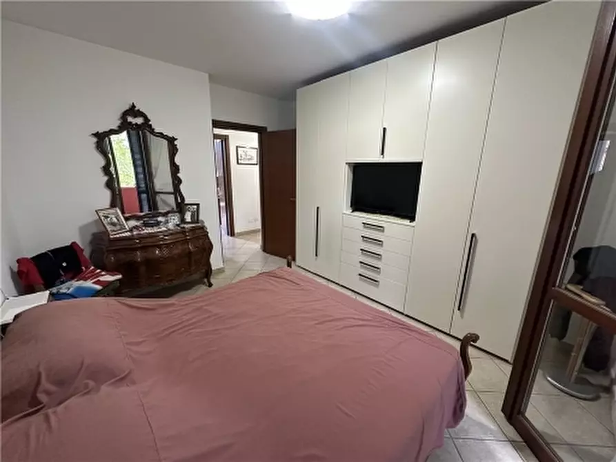 Immagine 21 di Appartamento in vendita  a Scandicci