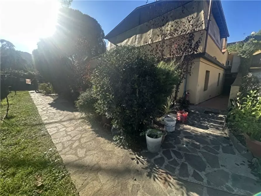 Immagine 1 di Appartamento in affitto  a Lastra A Signa