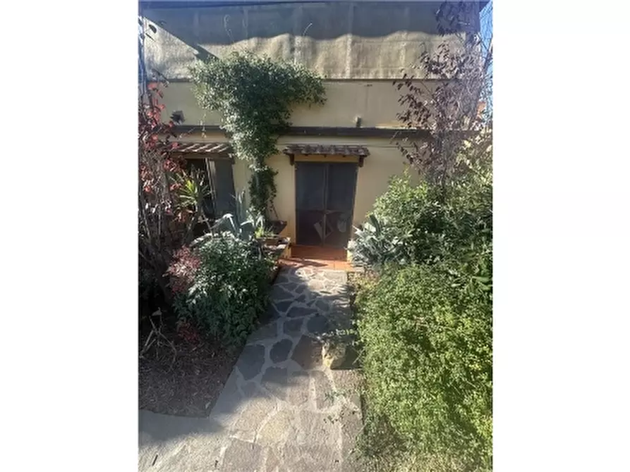 Immagine 2 di Appartamento in affitto  a Lastra A Signa