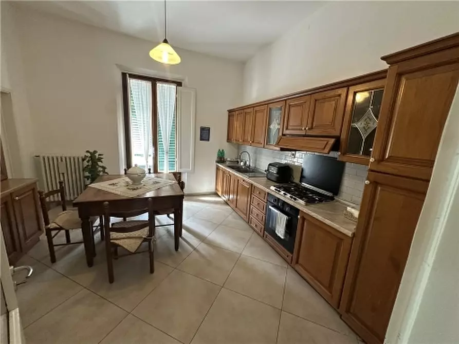 Immagine 3 di Appartamento in vendita  a Lastra A Signa