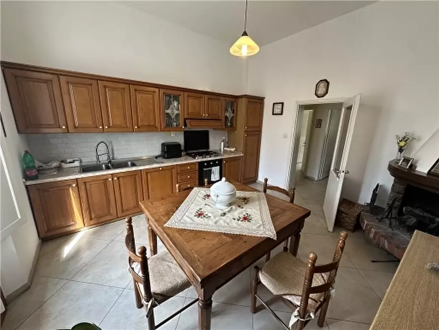 Immagine 5 di Appartamento in vendita  a Lastra A Signa