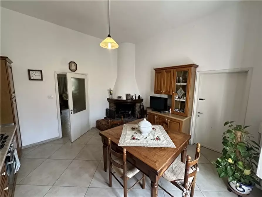 Immagine 6 di Appartamento in vendita  a Lastra A Signa