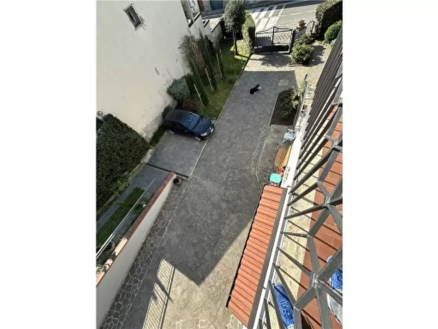 Immagine 6 di Villa in vendita  a Lastra A Signa