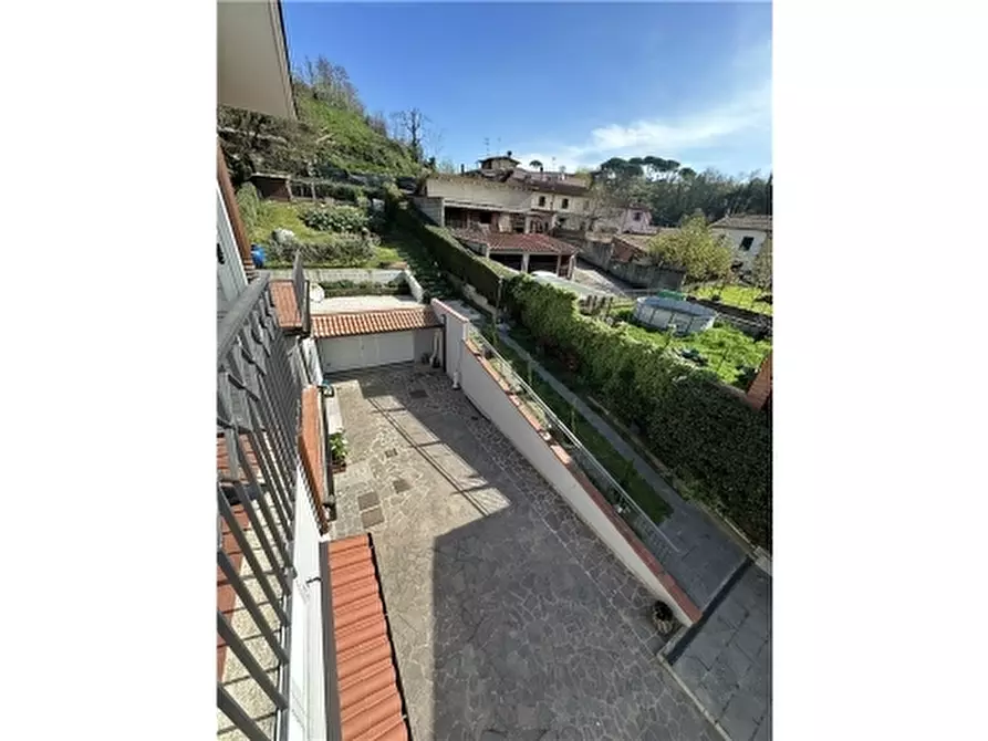 Immagine 7 di Villa in vendita  a Lastra A Signa