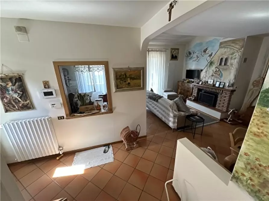 Immagine 13 di Villa in vendita  a Lastra A Signa