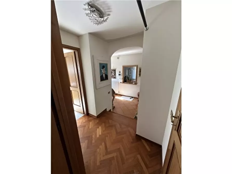 Immagine 28 di Villa in vendita  a Lastra A Signa