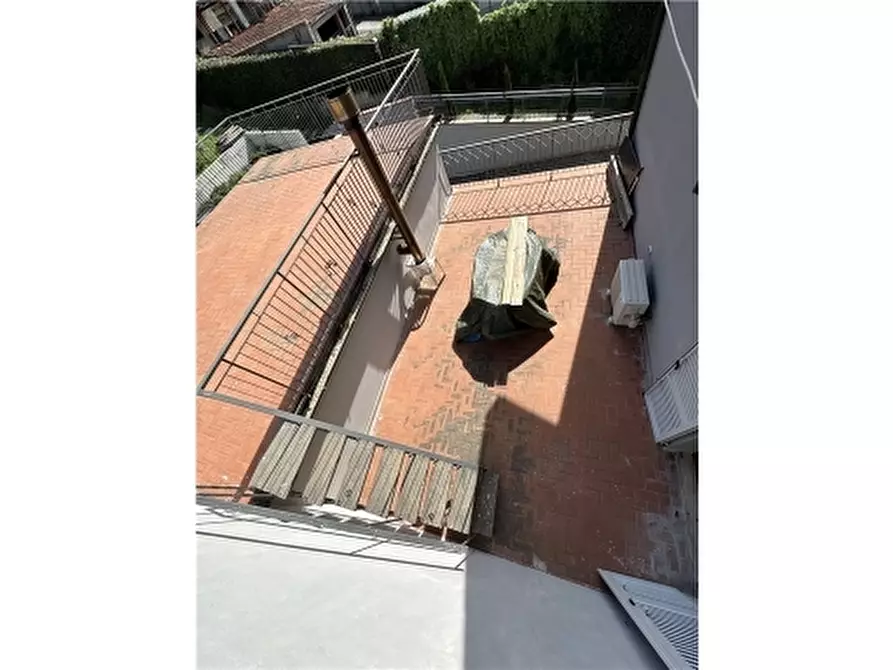 Immagine 35 di Villa in vendita  a Lastra A Signa