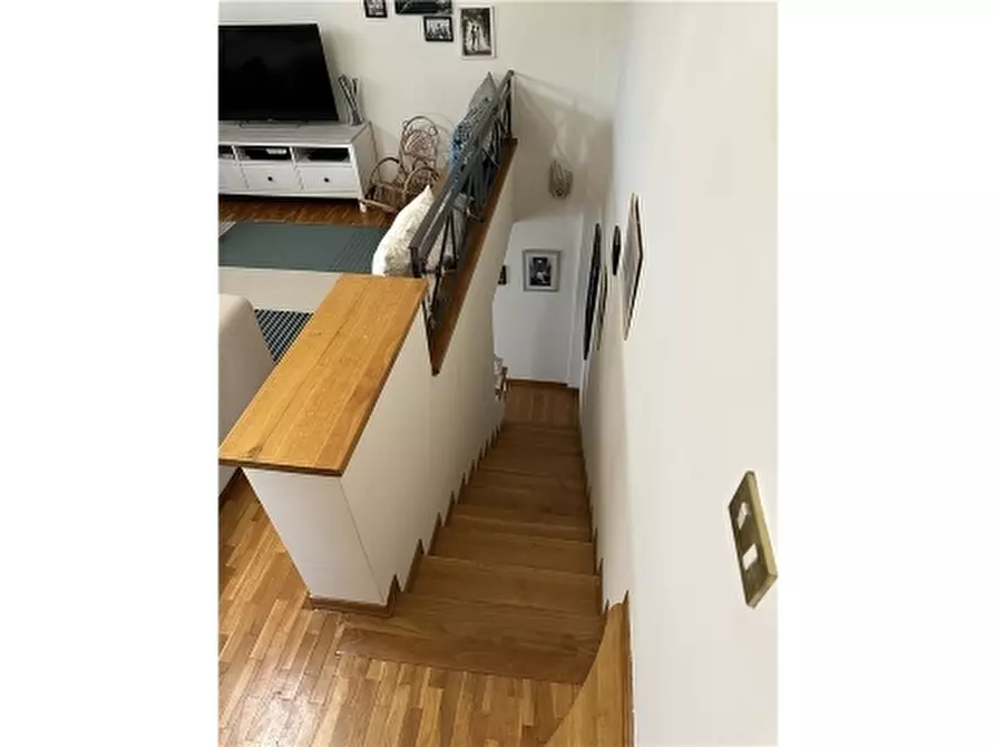 Immagine 43 di Villa in vendita  a Lastra A Signa