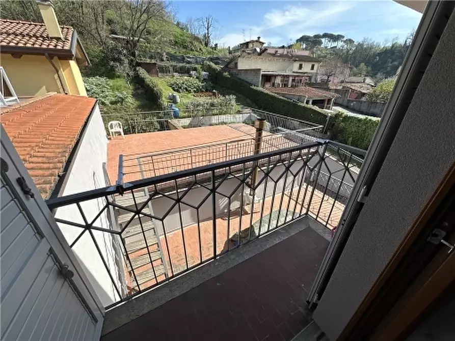 Immagine 52 di Villa in vendita  a Lastra A Signa