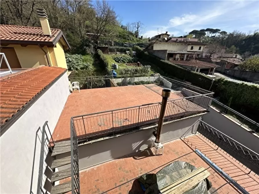 Immagine 53 di Villa in vendita  a Lastra A Signa