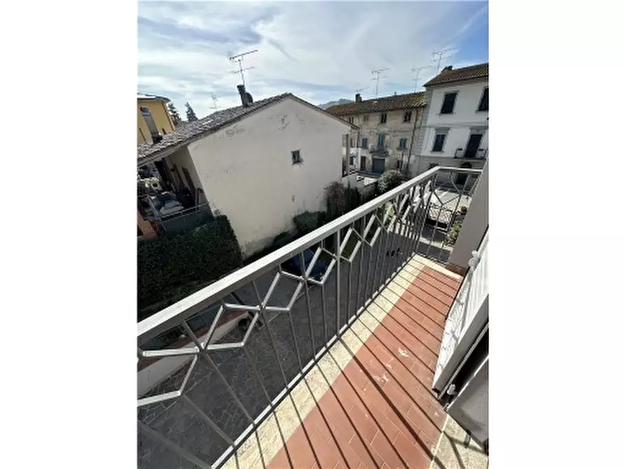 Immagine 57 di Villa in vendita  a Lastra A Signa