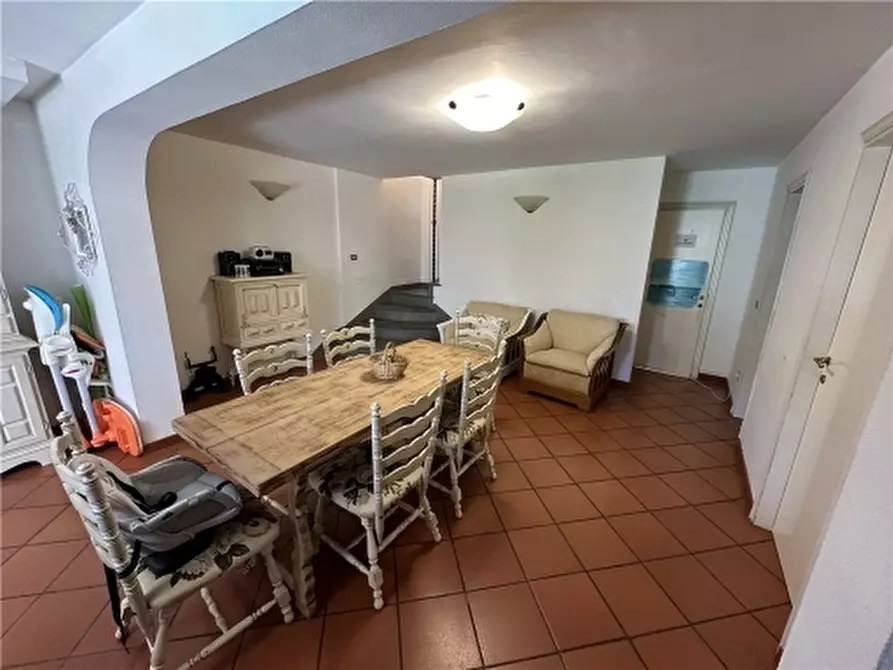 Immagine 65 di Villa in vendita  a Lastra A Signa