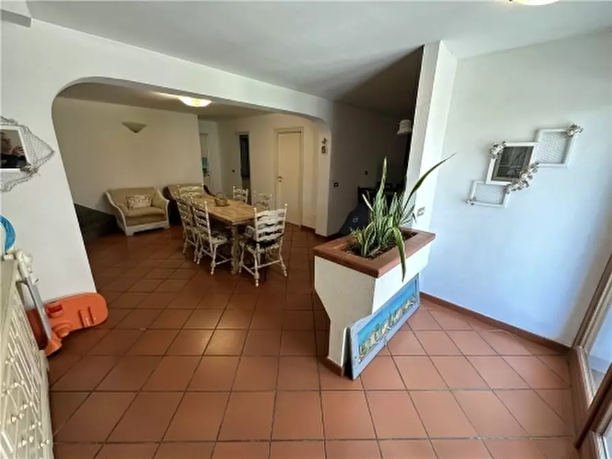 Immagine 70 di Villa in vendita  a Lastra A Signa