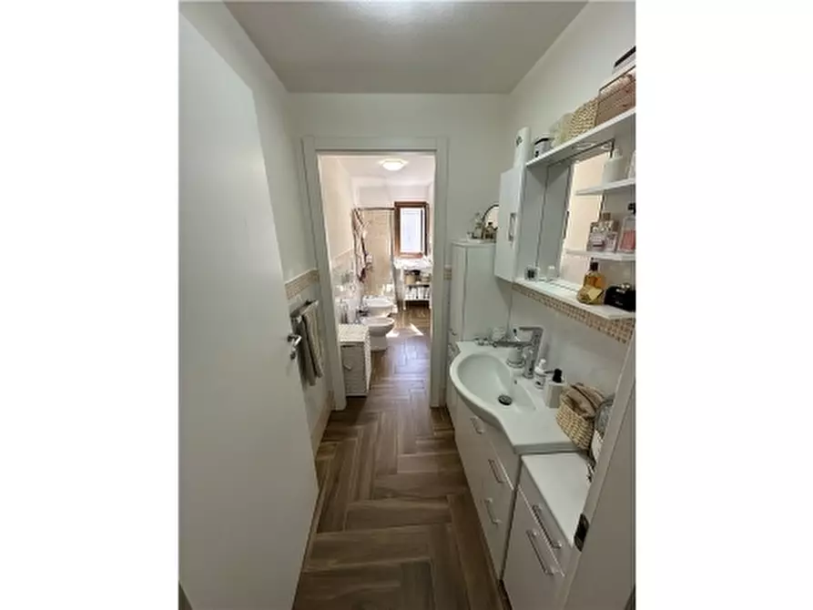 Immagine 95 di Villa in vendita  a Lastra A Signa