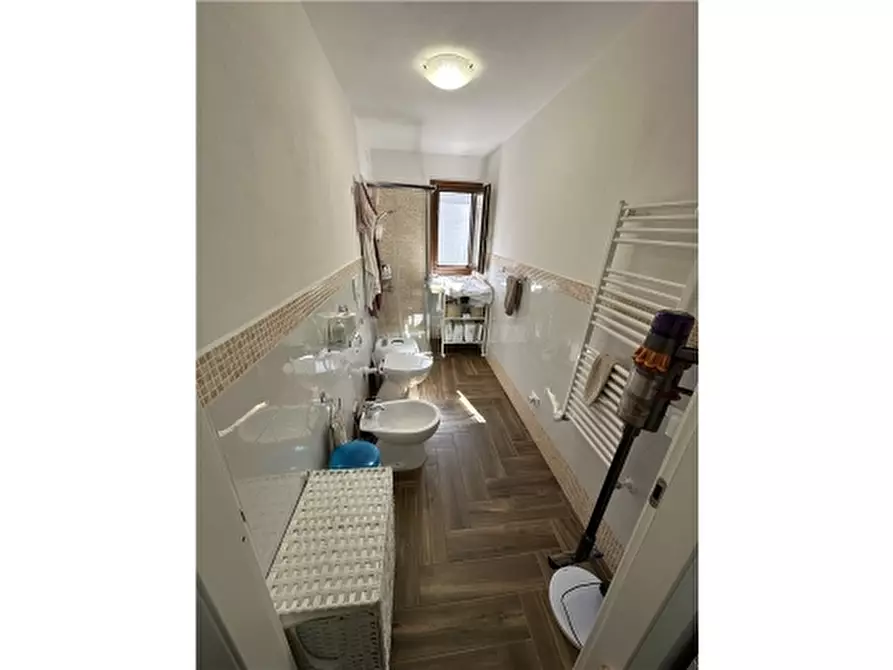 Immagine 96 di Villa in vendita  a Lastra A Signa